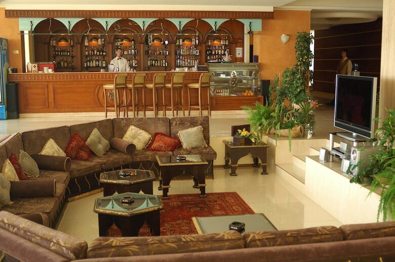 Palace Hotel-all Inclusive In Sunny Day Resort