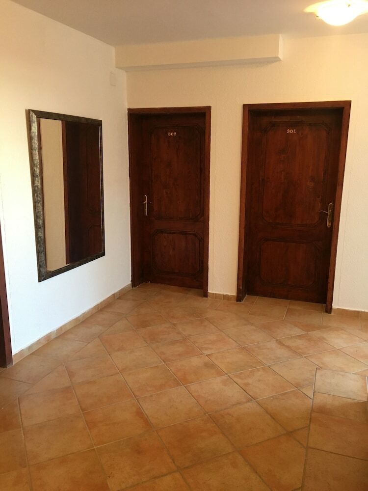 Hotel Apartments & Rooms Castello