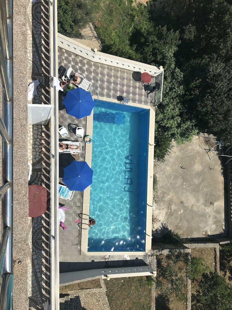 Hotel Apartments & Rooms Castello