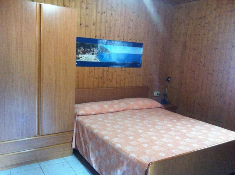 Viola Club Village
