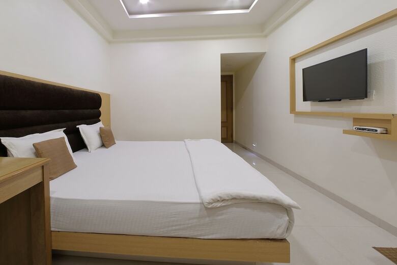 Hotel Summit