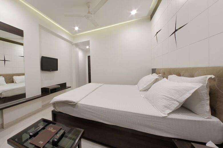 Hotel Summit