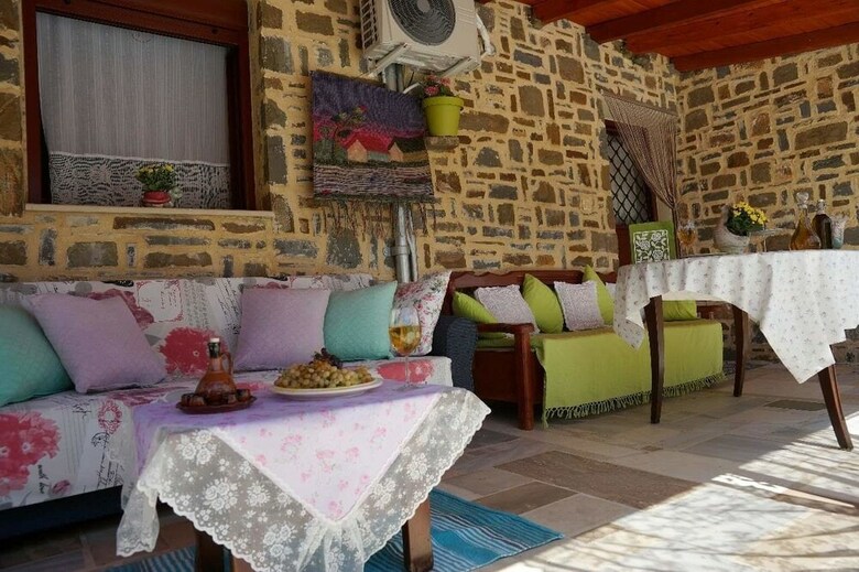 Stavies Traditional Stone House
