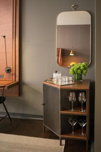 Nine Zero, A Kimpton Hotel