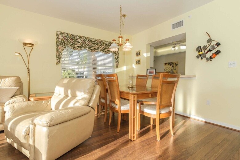 Hibiscus Pointe 124