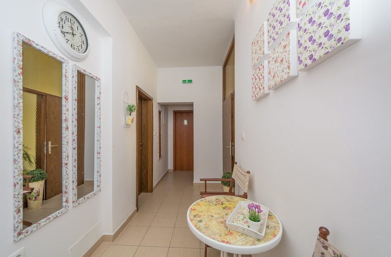 Hotel Rooms And Apartments Bruno
