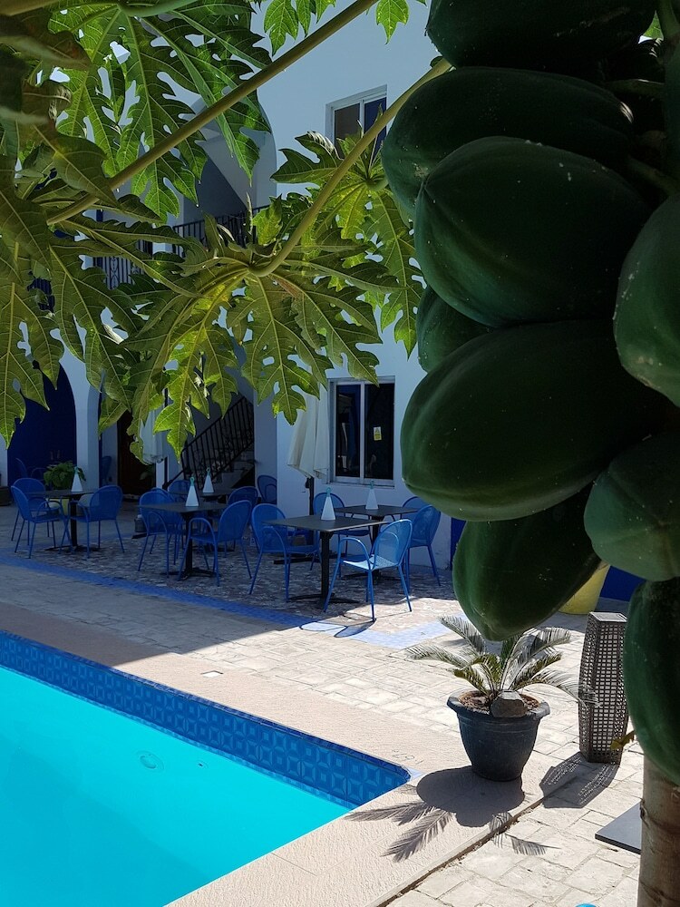 Camara Gardens Apartments With Pool