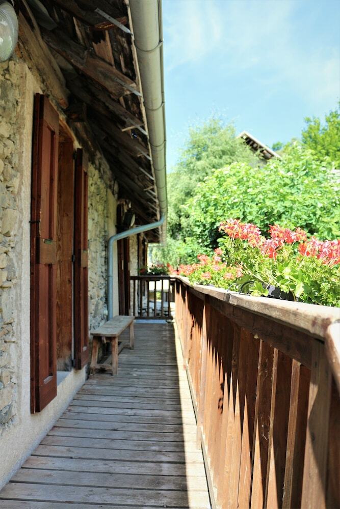 Hotel Chambre D'h�tes La Jarbelle - G�te Et Spa
