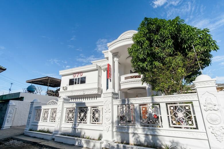 Hotel Oyo 471 Taj Residence Syariah