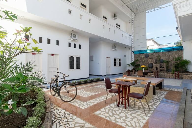 Hotel Oyo 471 Taj Residence Syariah