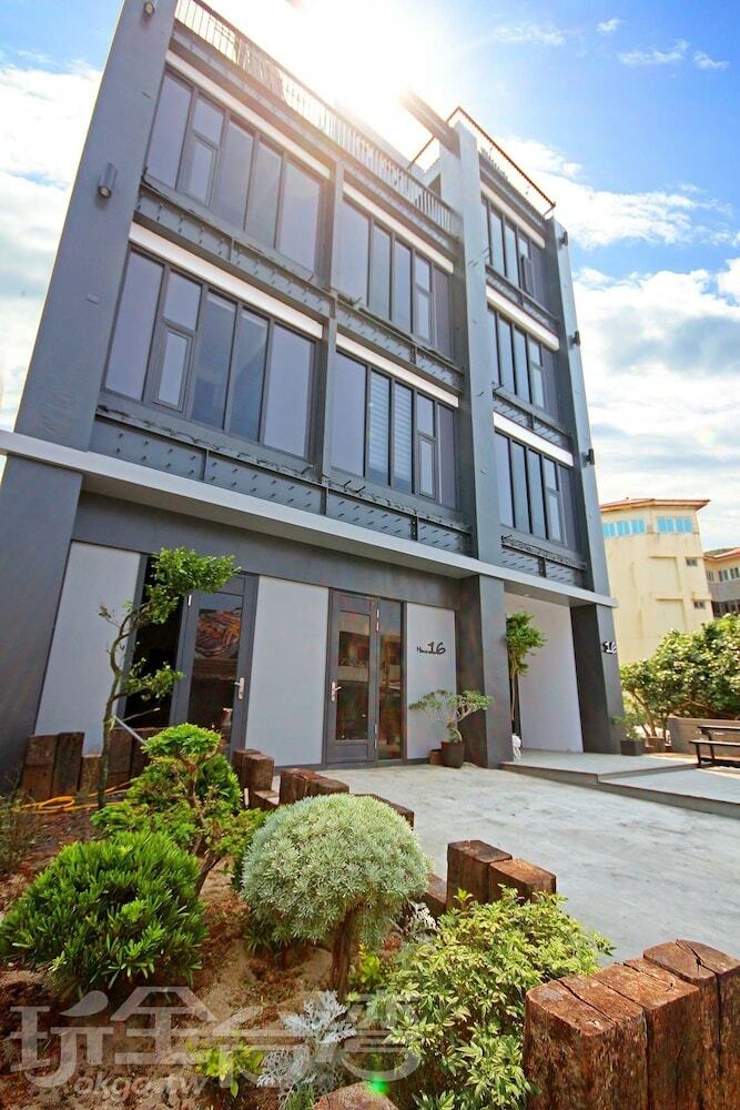 Bed & Breakfast House16