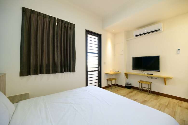 Hotel Township Season B&B