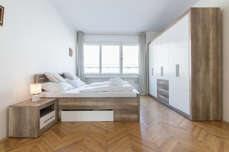 Large Apartment 1min Walk To Metro Andel By Easybnb