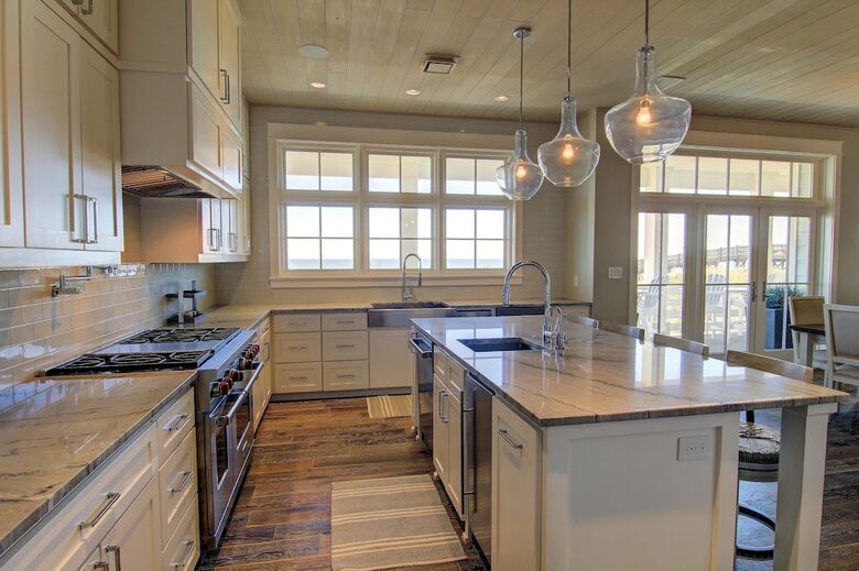 Cinnamon Shore- Barefoot Beach 236 Se