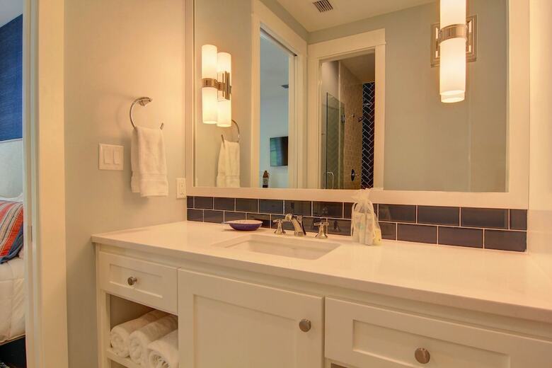 Cinnamon Shore- Salt And Light 192 Ro