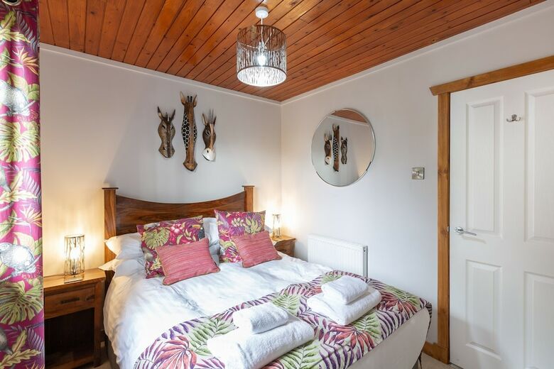 Hazel Lodge 26 With Hot Tub, Newton Stewart
