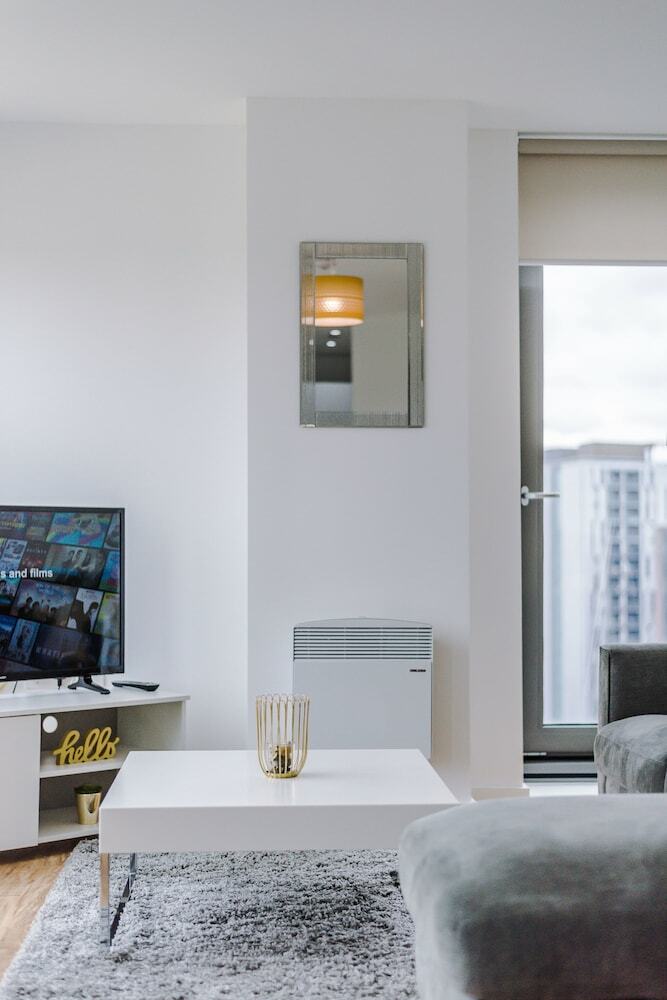 Beautiful Apartments In Media City