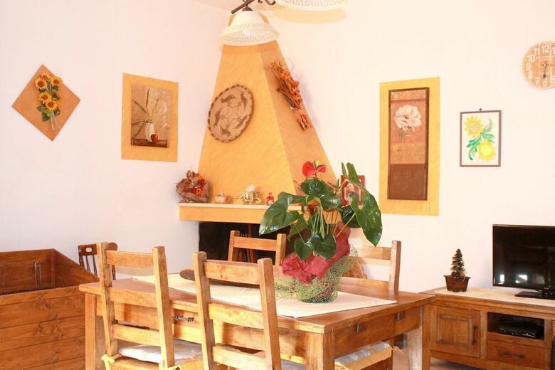 Apartment With 2 Bedrooms In Castelsardo - 500 M From The Beach
