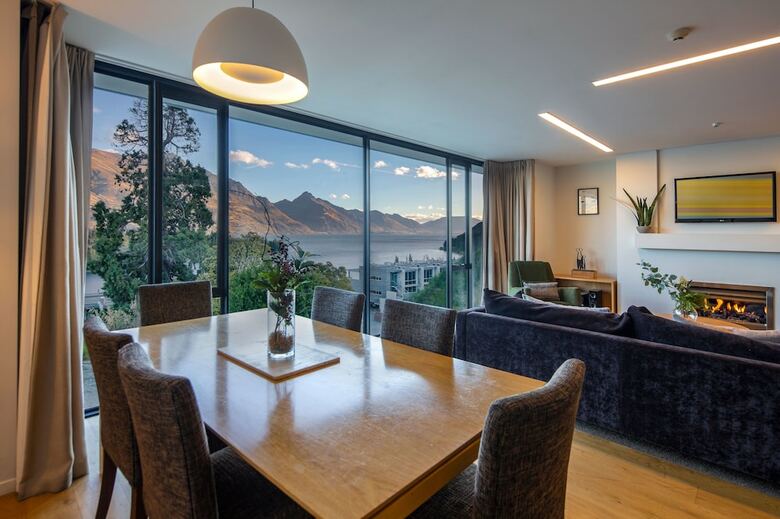 Panorama Terrace Apartments, Element Escapes