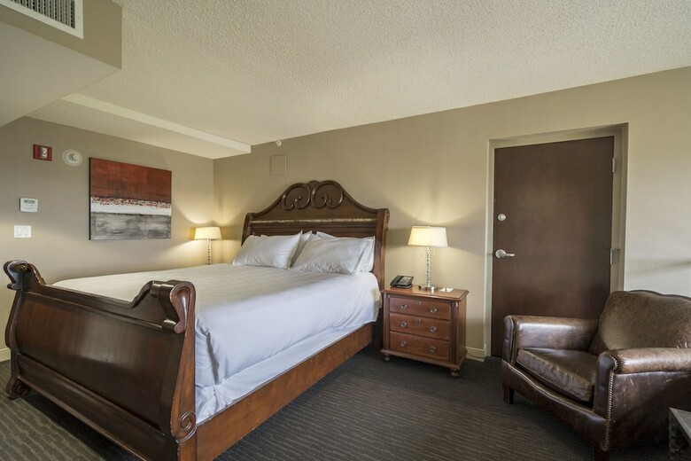 Cambridge Red Deer Hotel & Conference