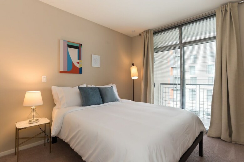 Kasa Seattle Bellevue Apartments