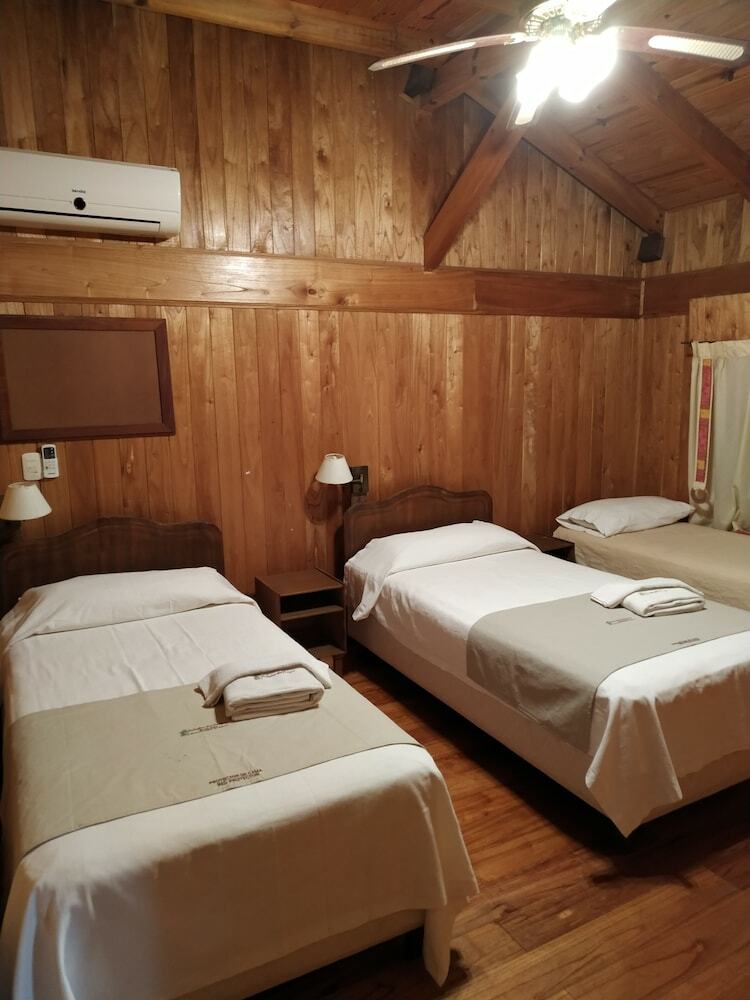 Hotel Cabanas Del Parque