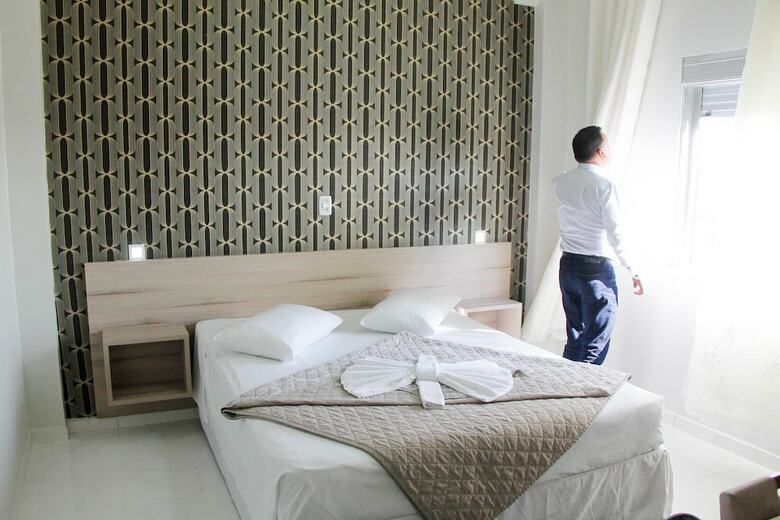 Aj Hotel