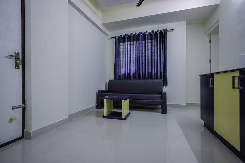 Hotel Oyo 15825 Blue Berry Apartments