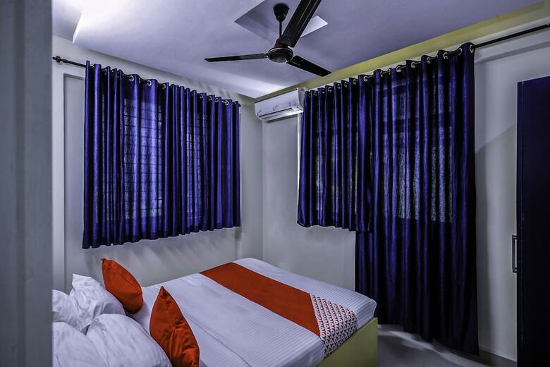 Hotel Oyo 15825 Blue Berry Apartments