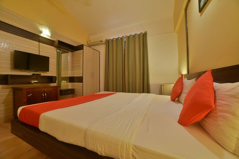 Oyo 30128 Reddy's Hotel