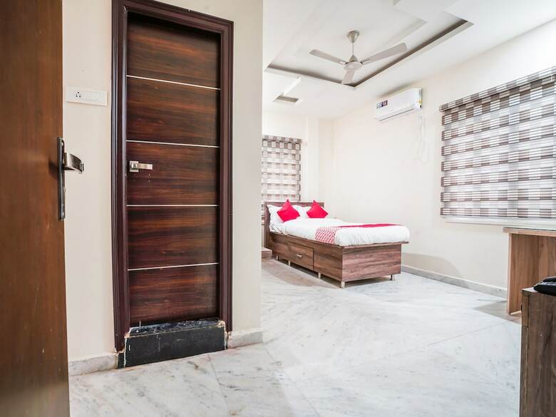 Hotel Oyo 22445 Lakshmi Residency