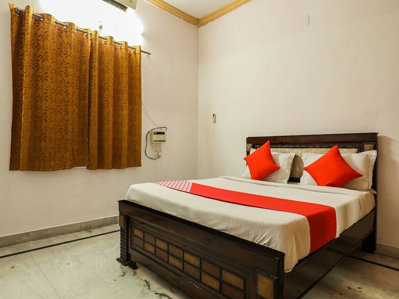 Hotel Oyo 16135 Krupa Service Apartment