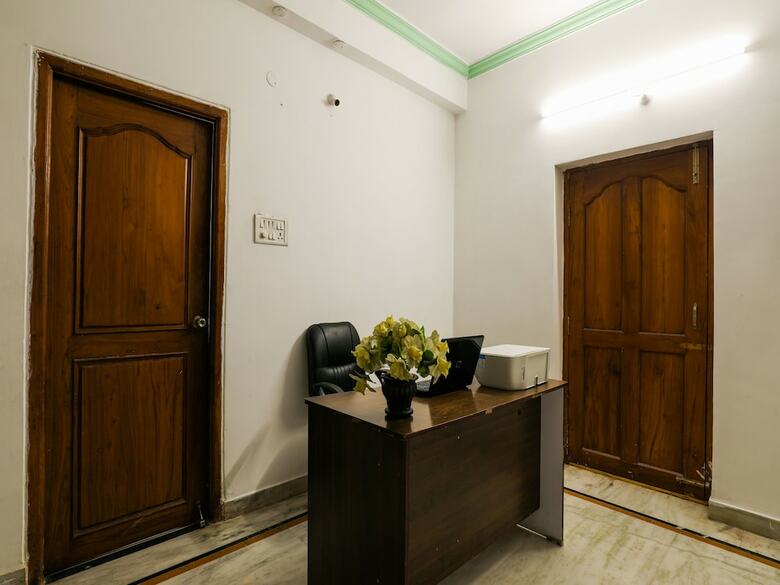 Hotel Oyo 16135 Krupa Service Apartment