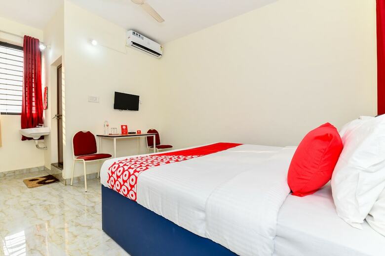 Hotel Oyo 26488 Athani Residency