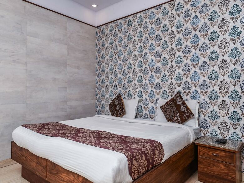 Hotel Oyo 7304 Stay Jangpura