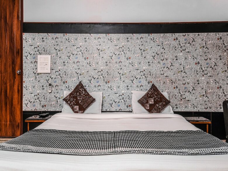 Hotel Oyo 7304 Stay Jangpura