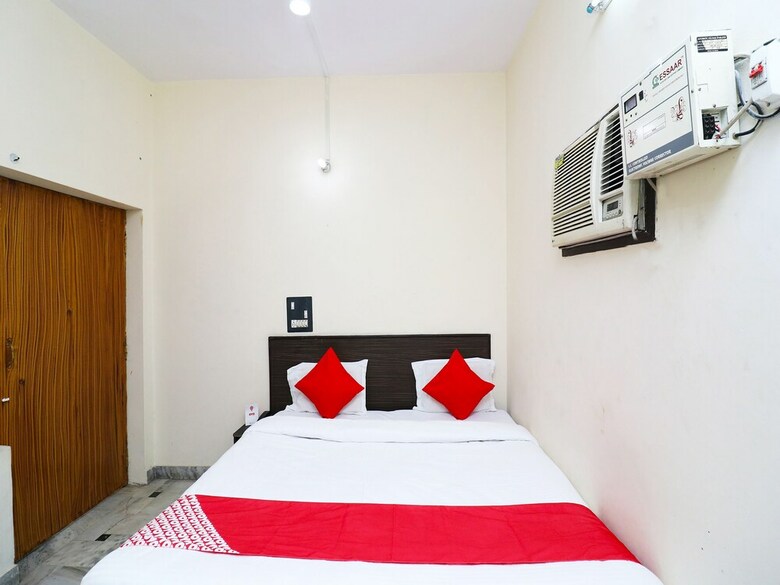 Oyo 24468 Hotel Siddharth