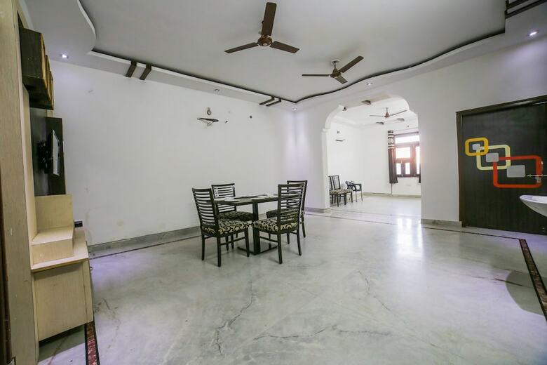 Oyo Home 16423 Spacious 3bhk