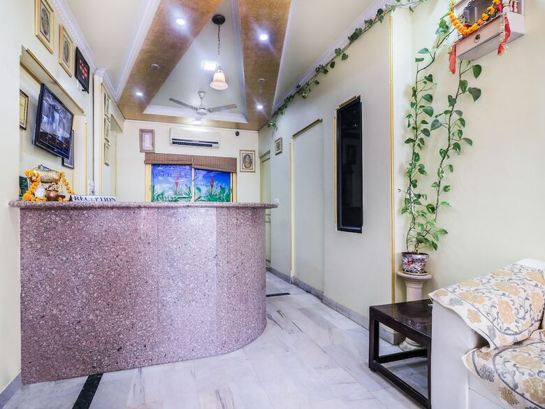 Oyo 783 Om Hotel