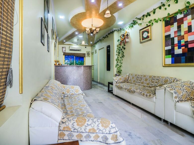 Oyo 783 Om Hotel