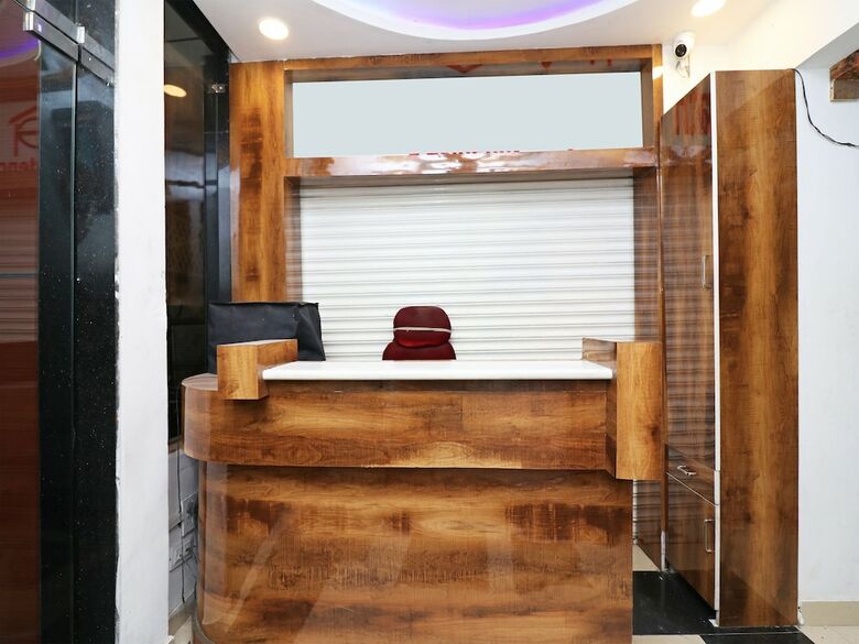 Oyo 1021 Hotel Gayatri Residency