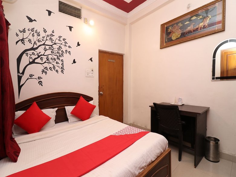 Oyo 1021 Hotel Gayatri Residency