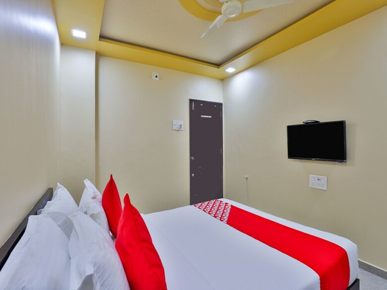 Oyo 17339 Hotel Daksh Somnath