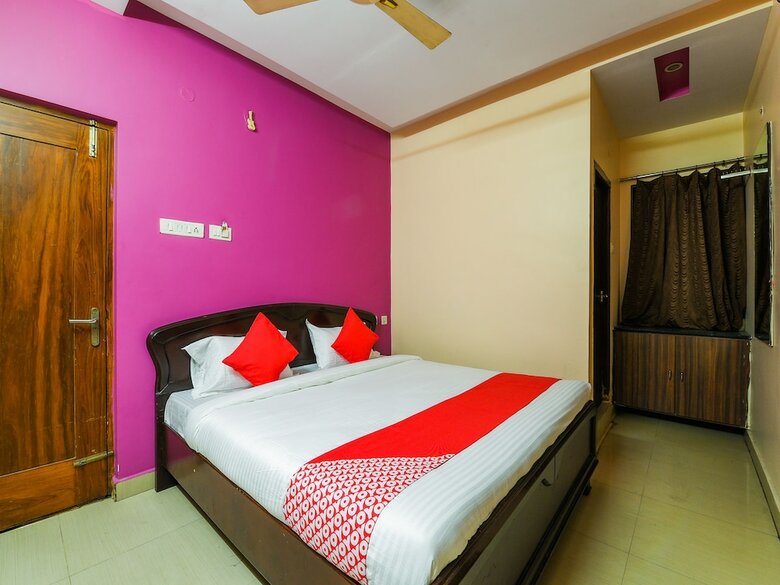 Apartamentos Oyo 22116 Savera Inn Lodge