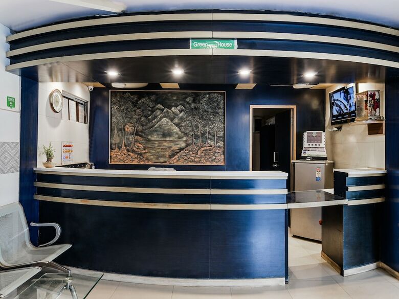 Hotel Oyo 17223 Green Guest House