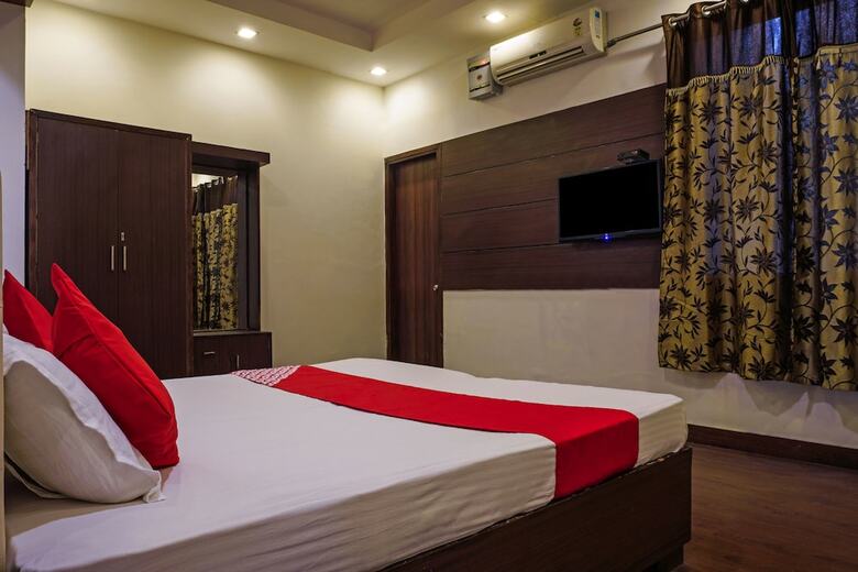 Oyo 18895 Hotel Kartikay Grand