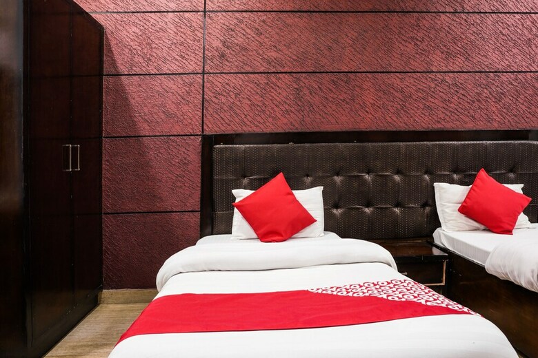 Oyo 18895 Hotel Kartikay Grand
