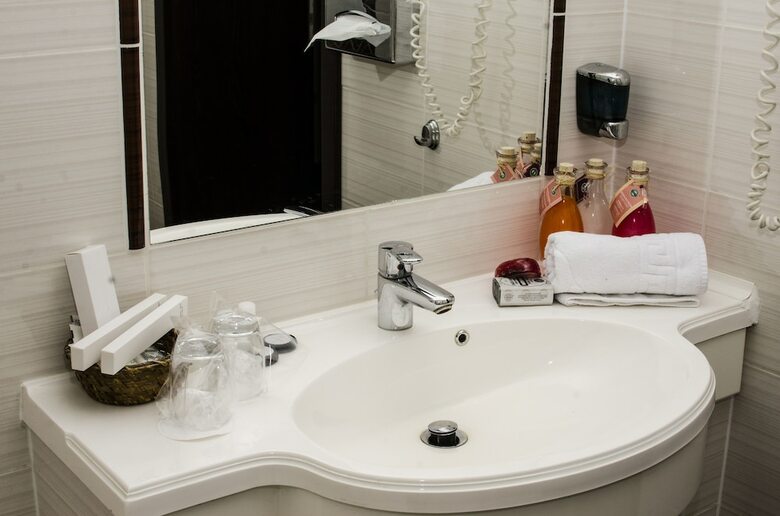 Krist�ly Hotel R�ckeve