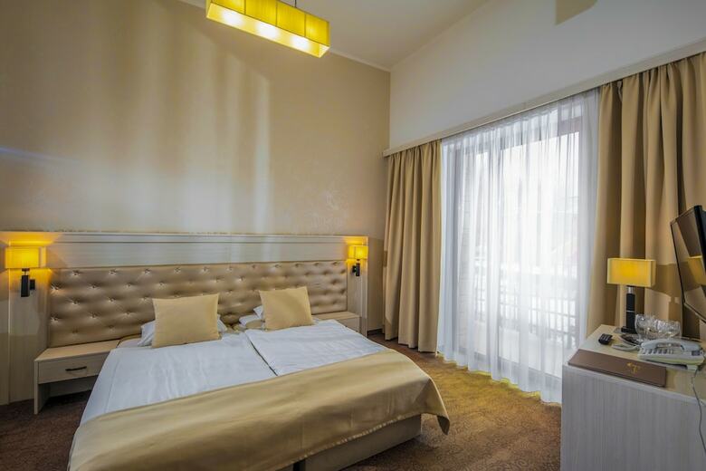 Krist�ly Hotel R�ckeve