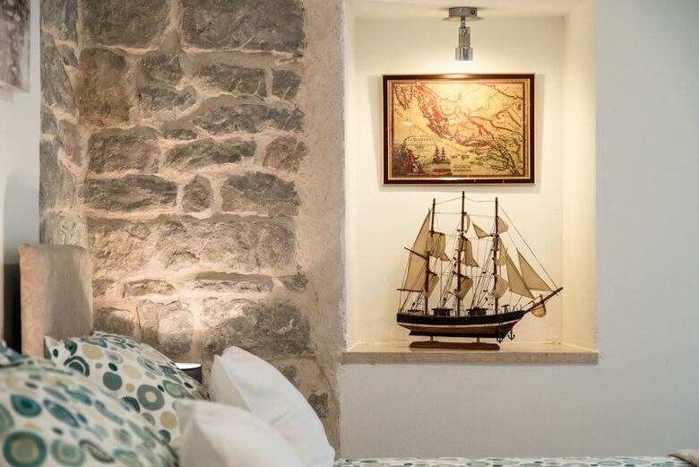 Split Apartments With Hotel Service